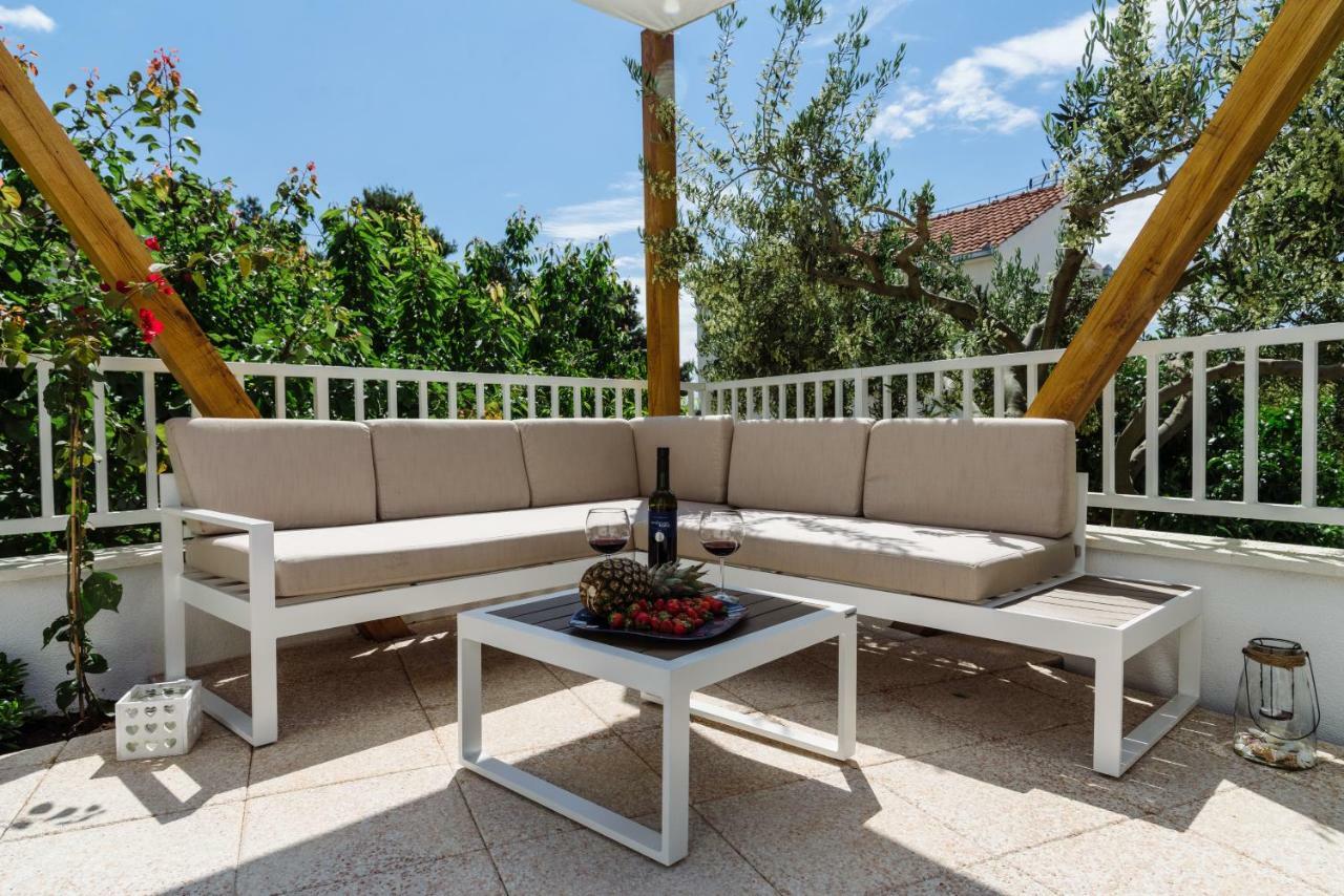 Apartments Villa Dalmatia Трогир Екстериор снимка