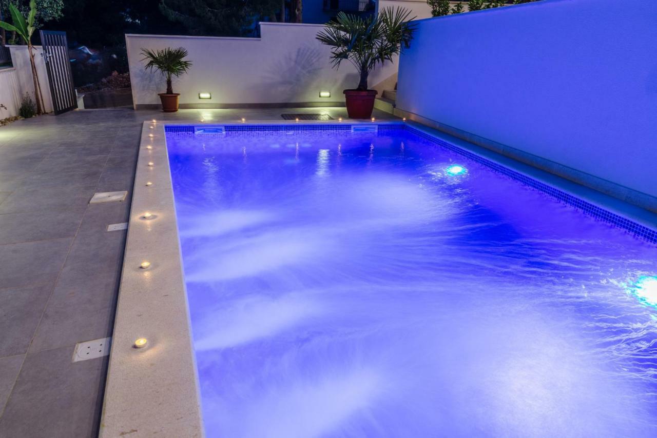 Apartments Villa Dalmatia Трогир Екстериор снимка