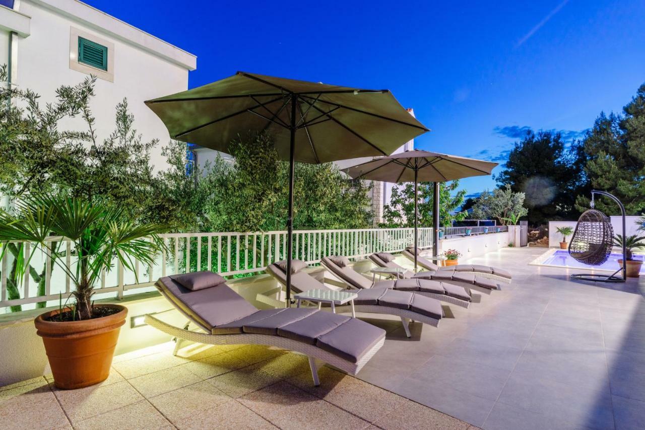 Apartments Villa Dalmatia Трогир Екстериор снимка