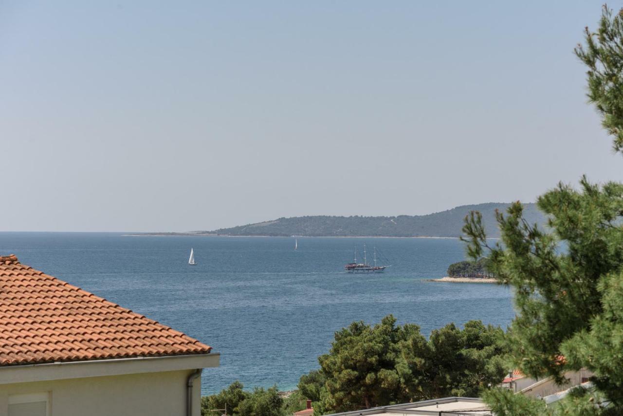 Apartments Villa Dalmatia Трогир Екстериор снимка