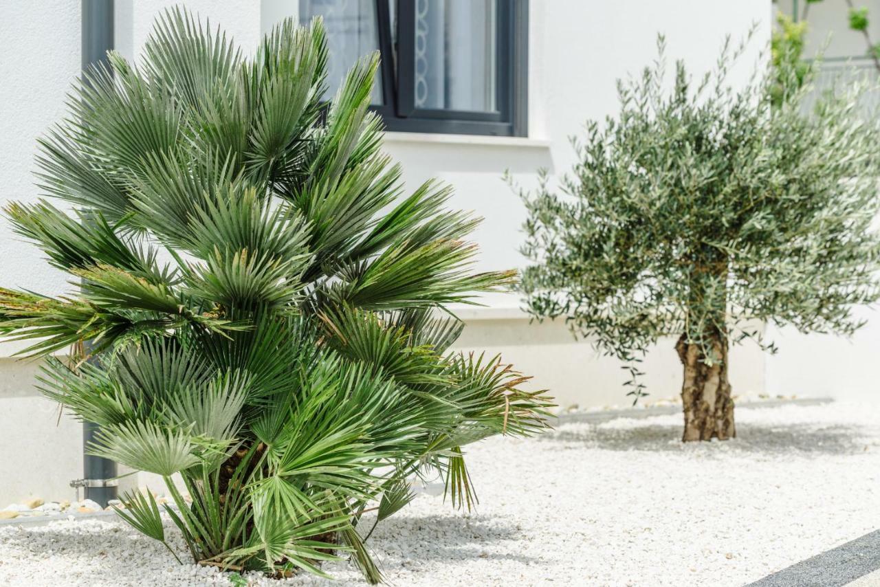 Apartments Villa Dalmatia Трогир Екстериор снимка