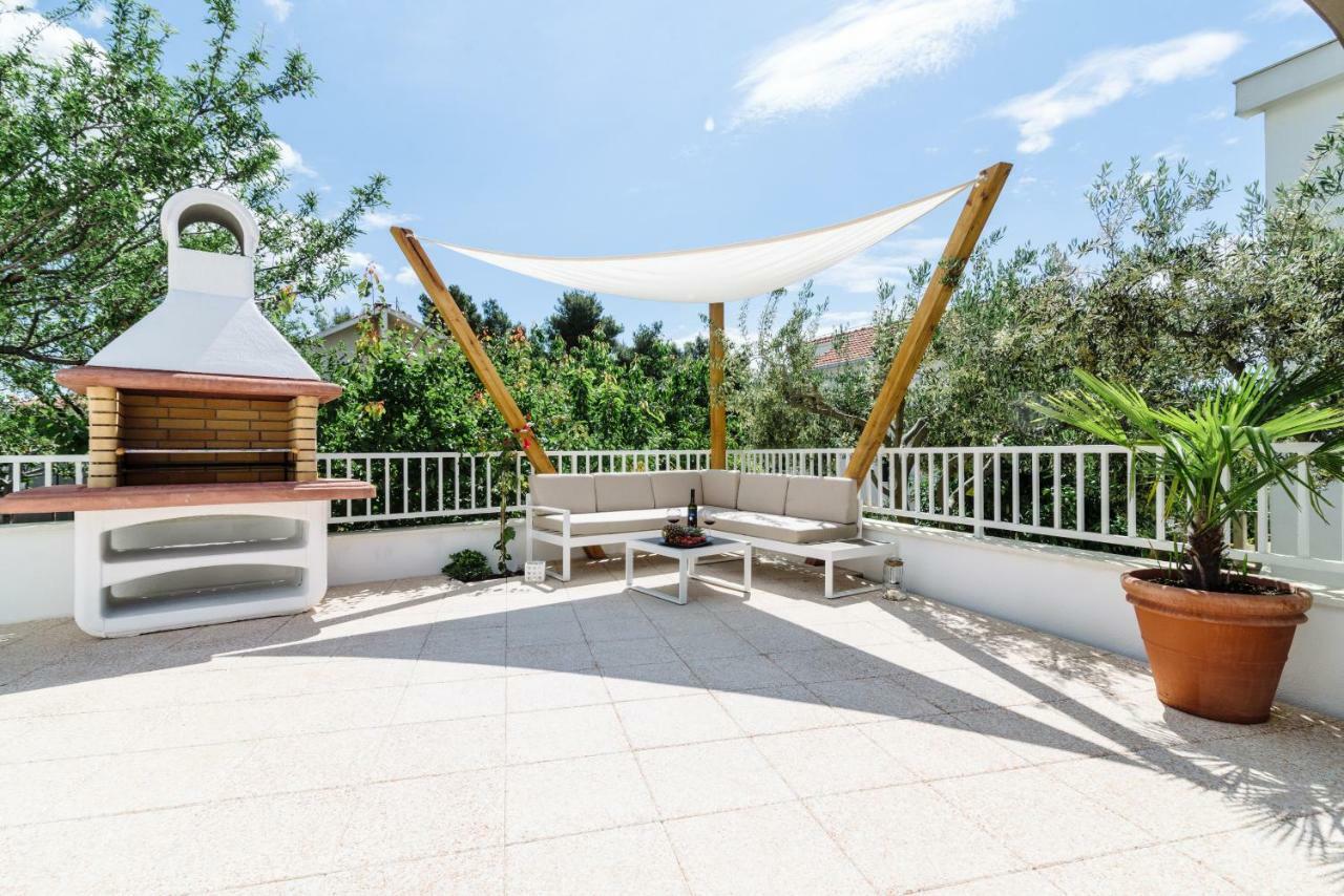 Apartments Villa Dalmatia Трогир Екстериор снимка